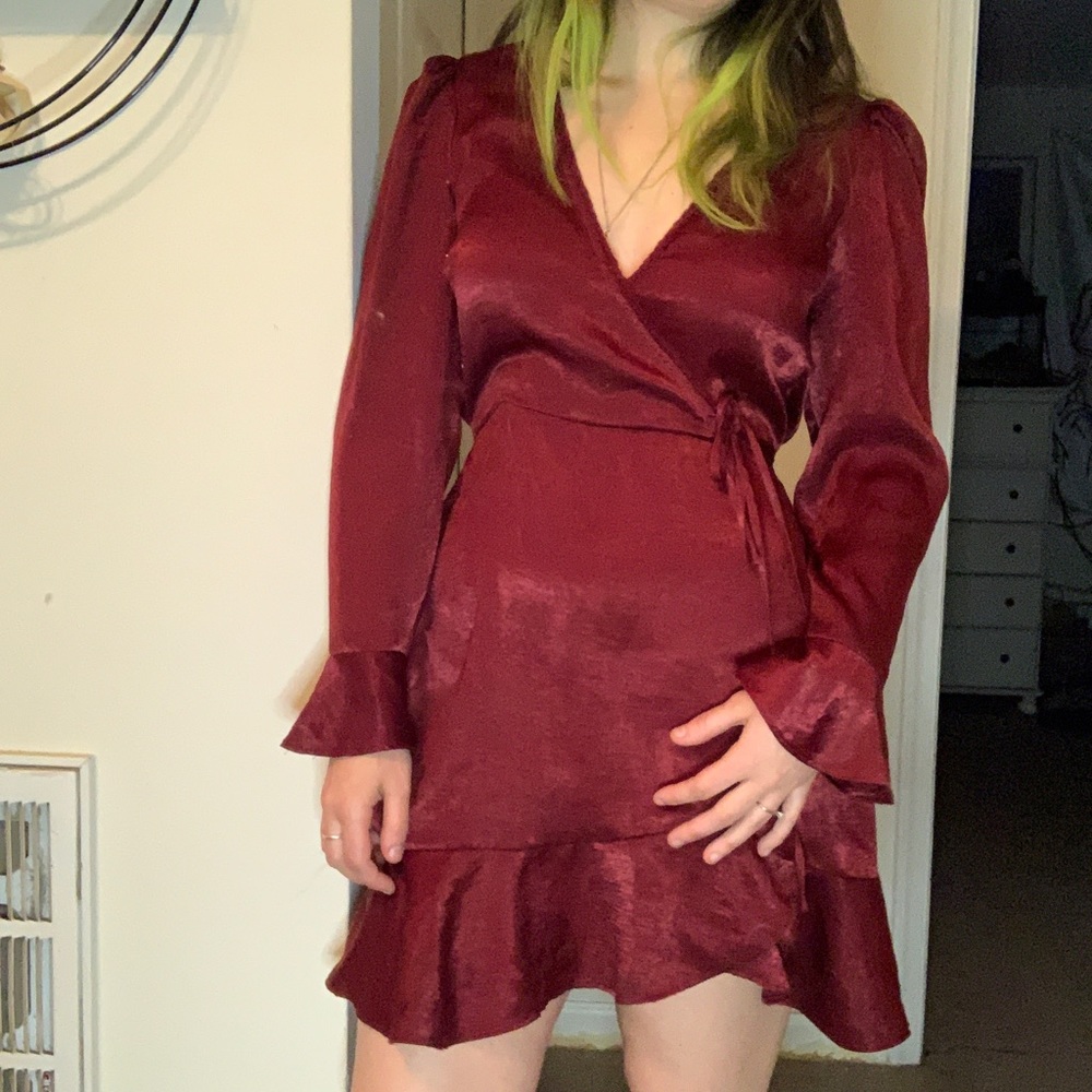 [SOLD] Xhilaration Red Satin Long Sleeve Dress